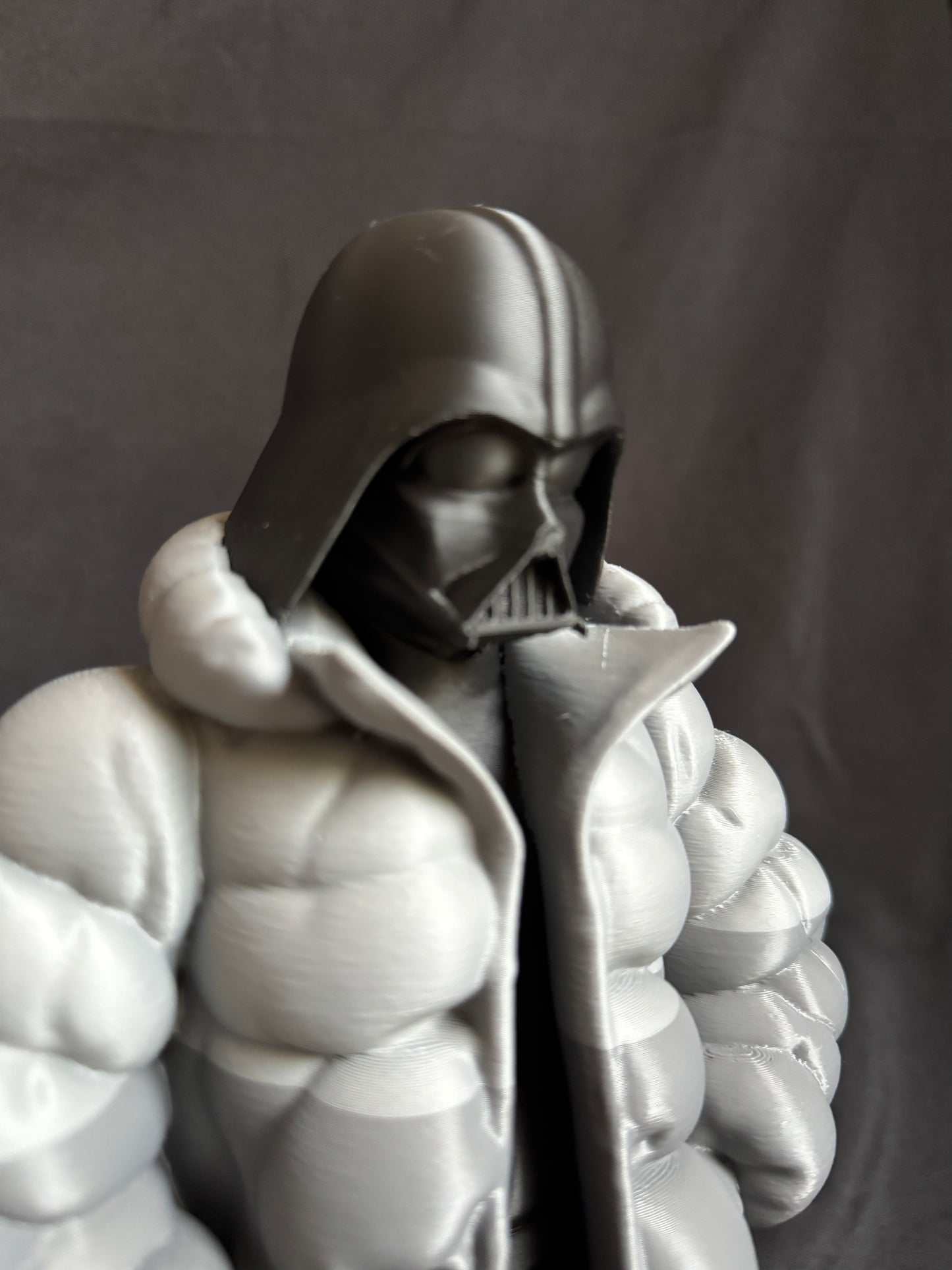 Darth Drip Figürü – Puffer Coat Edition